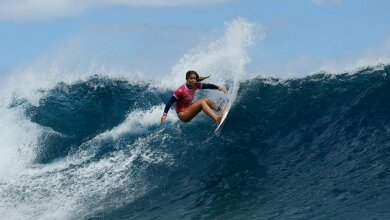 Image for Caroline Marks barrels her way to gold in women's surfing